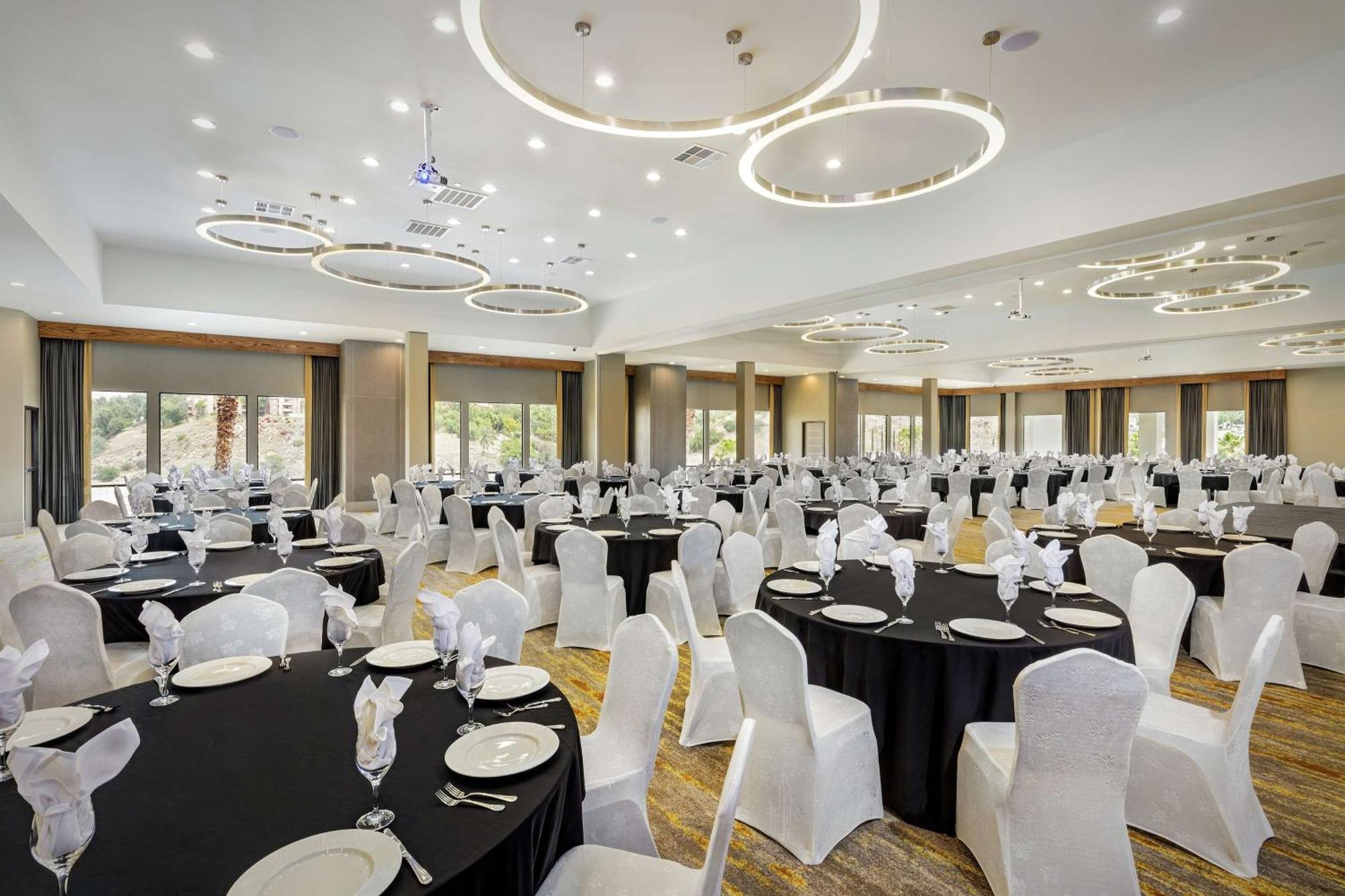 Doubletree By Hilton Pomona Exterior foto