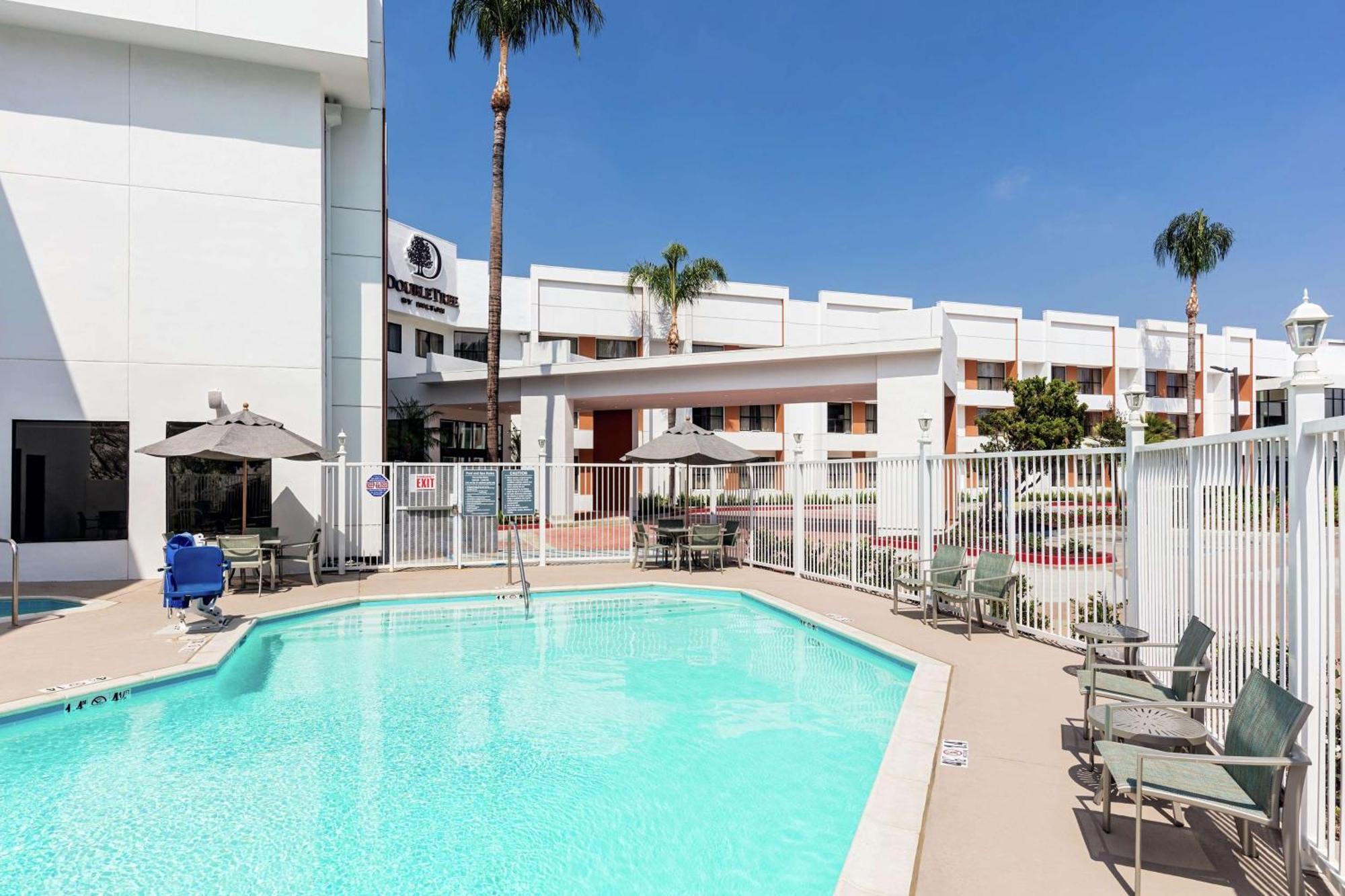 Doubletree By Hilton Pomona Exterior foto